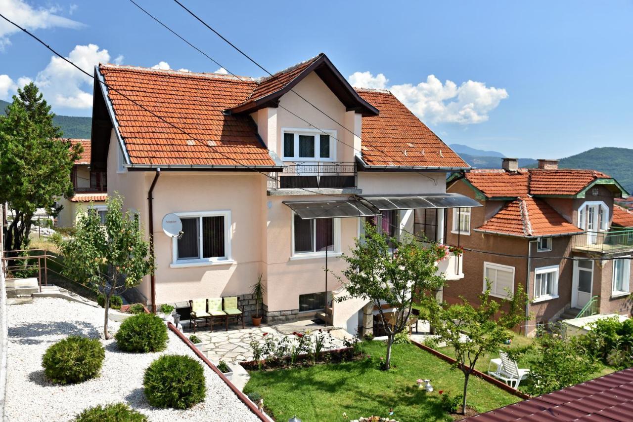 Saint Maria Guest House Velingrad Eksteriør bilde