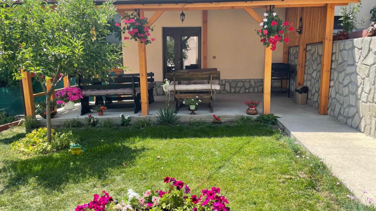 Saint Maria Guest House Velingrad Eksteriør bilde