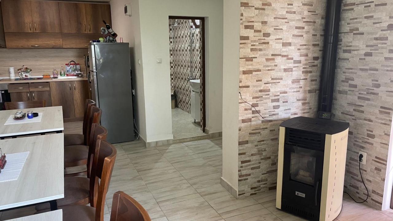 Saint Maria Guest House Velingrad Eksteriør bilde